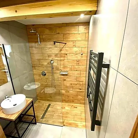 Osada Hotel *